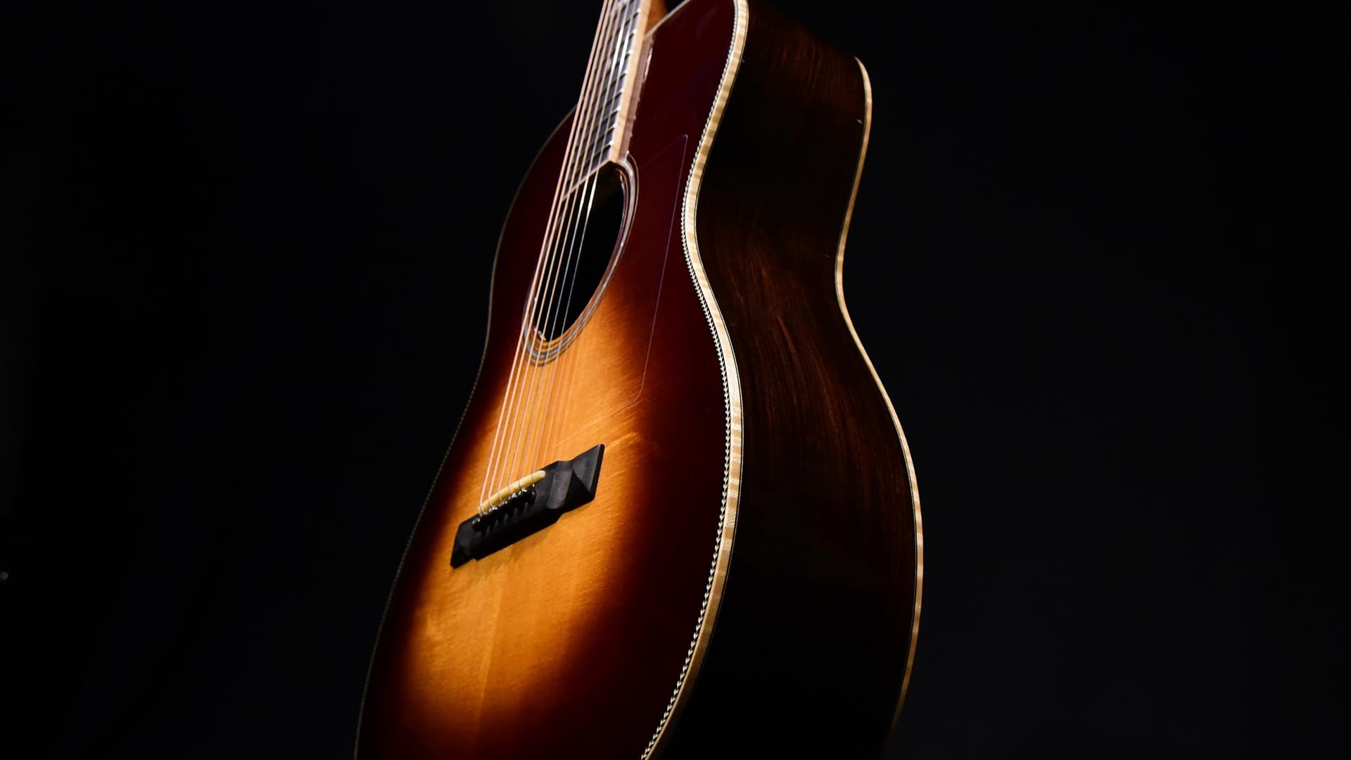 Maestro Guitars